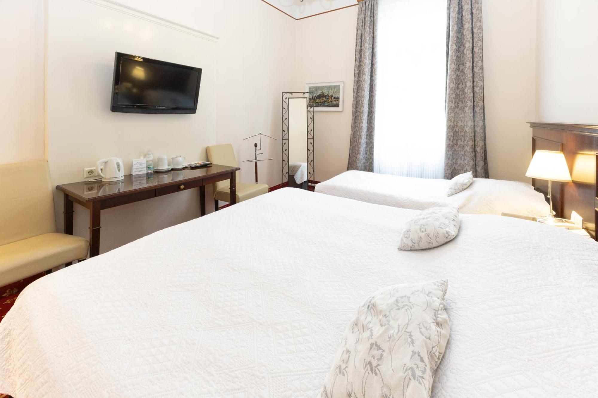 Hotel Viktoria Schoenbrunn فيينا الغرفة الصورة